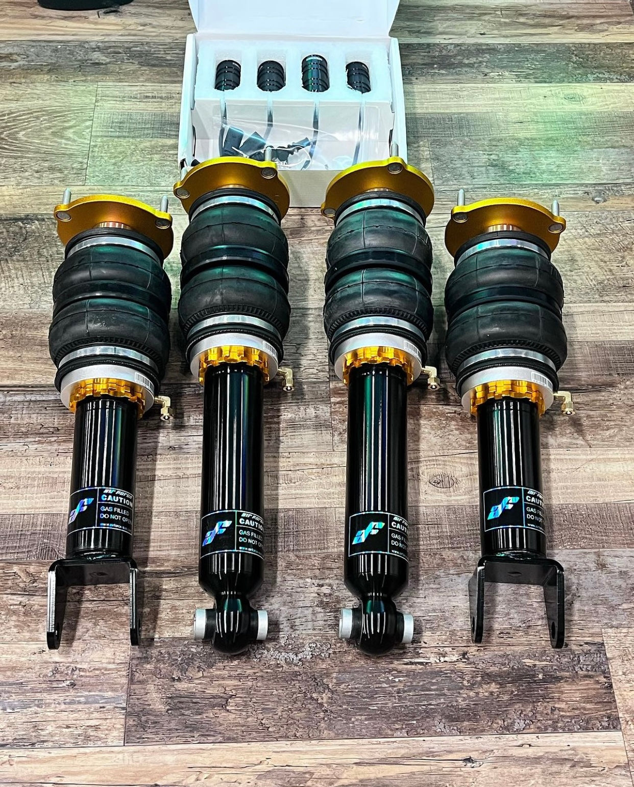 * AIRSPEC SUSPENSION CORVETTE C8 AIRSTRUTS.