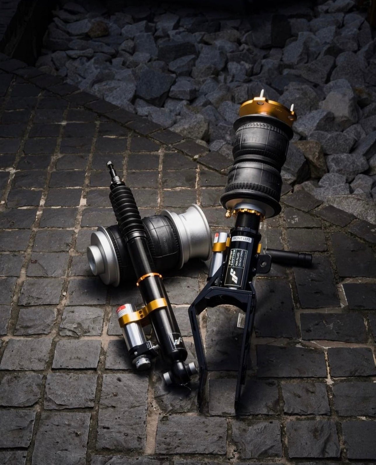 * AIRSPEC SUSPENSION TESLA MODEL 3 / Y AIRSTRUTS.